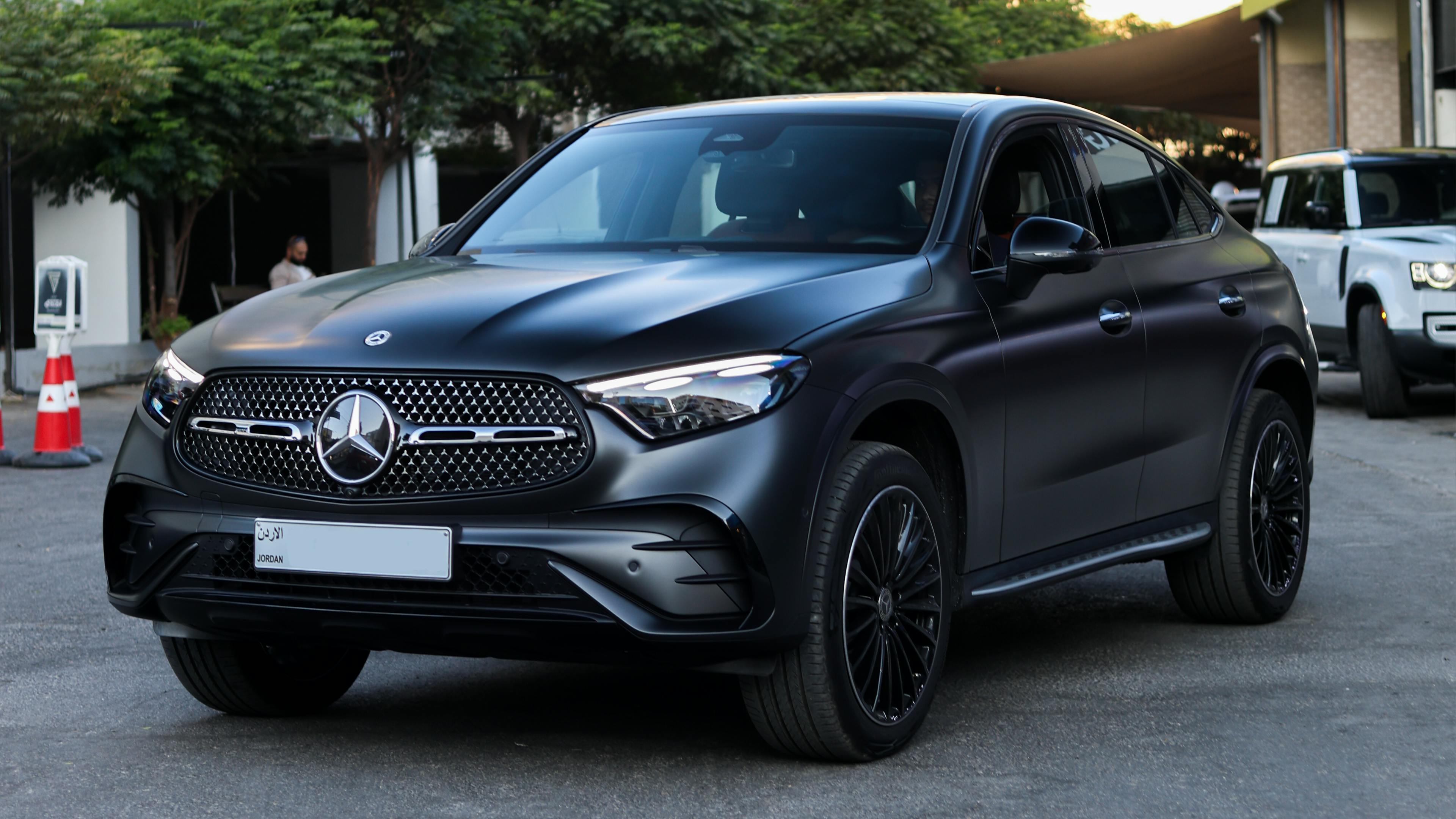 2027 款奔驰燃油版 GLC SUV 改款曝光，换装巨型格栅 - 图片1