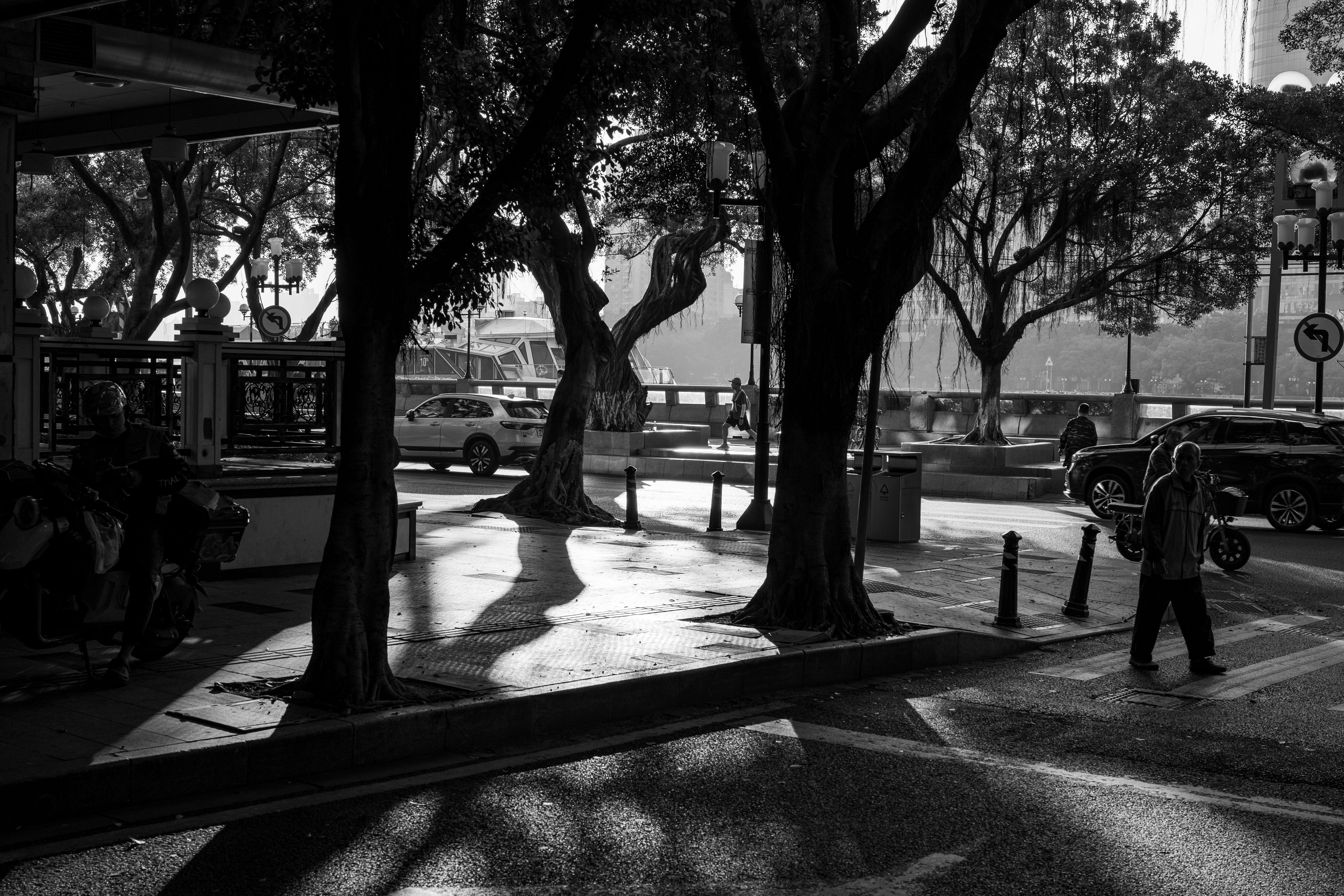 同江铁路口岸运量突破600万吨提前完成年度目标 - 图片1