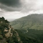 A股三大指数开盘涨跌不一，基本金属板块领涨