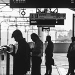 9点1氪｜车评人陈震偷税被查，案件细节曝光；外卖新国标：骑手连续接单超4小时暂停派单20���钟；王传福回应比亚迪国内销量下滑